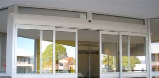 Pintu geser kaca otomatis